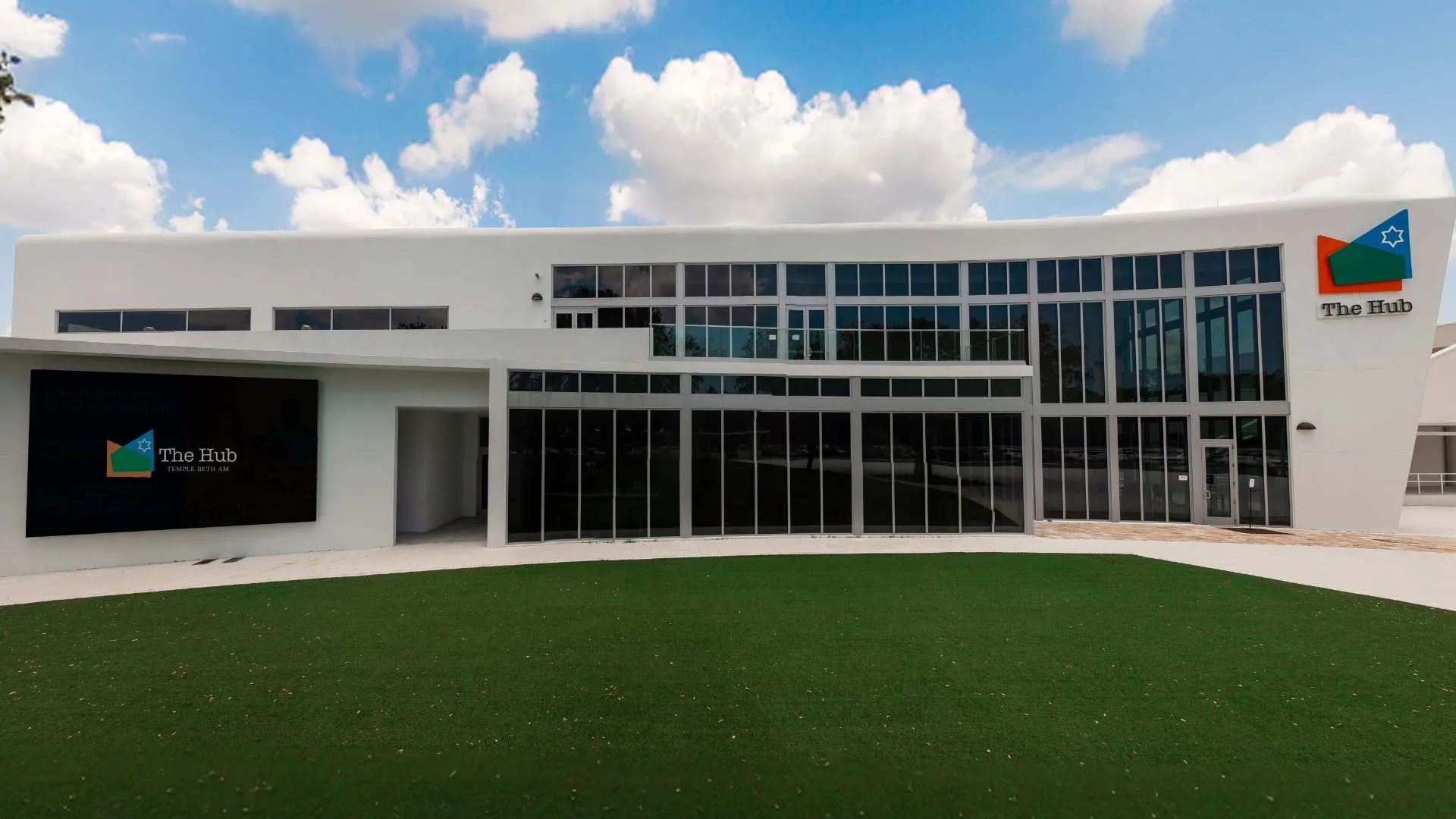 The Hub Exterior Courtyard