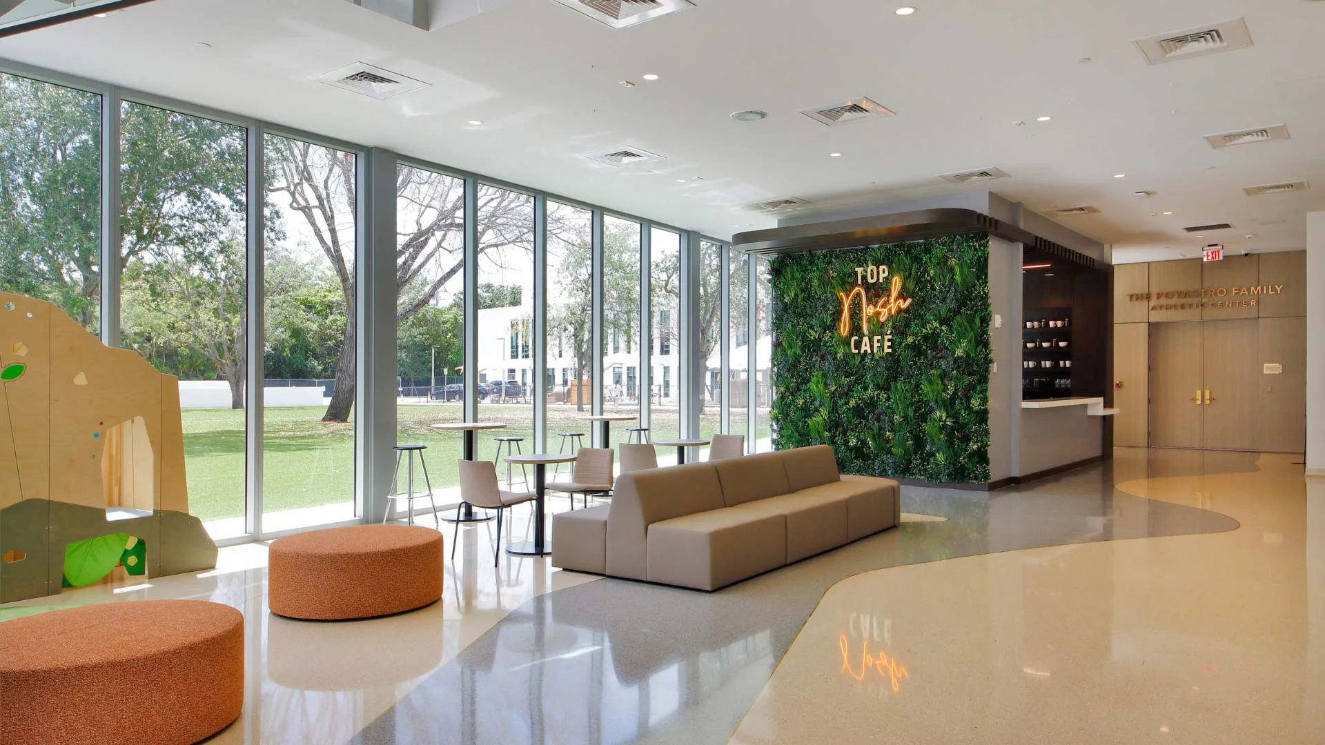 Top Nosh Café and Lobby